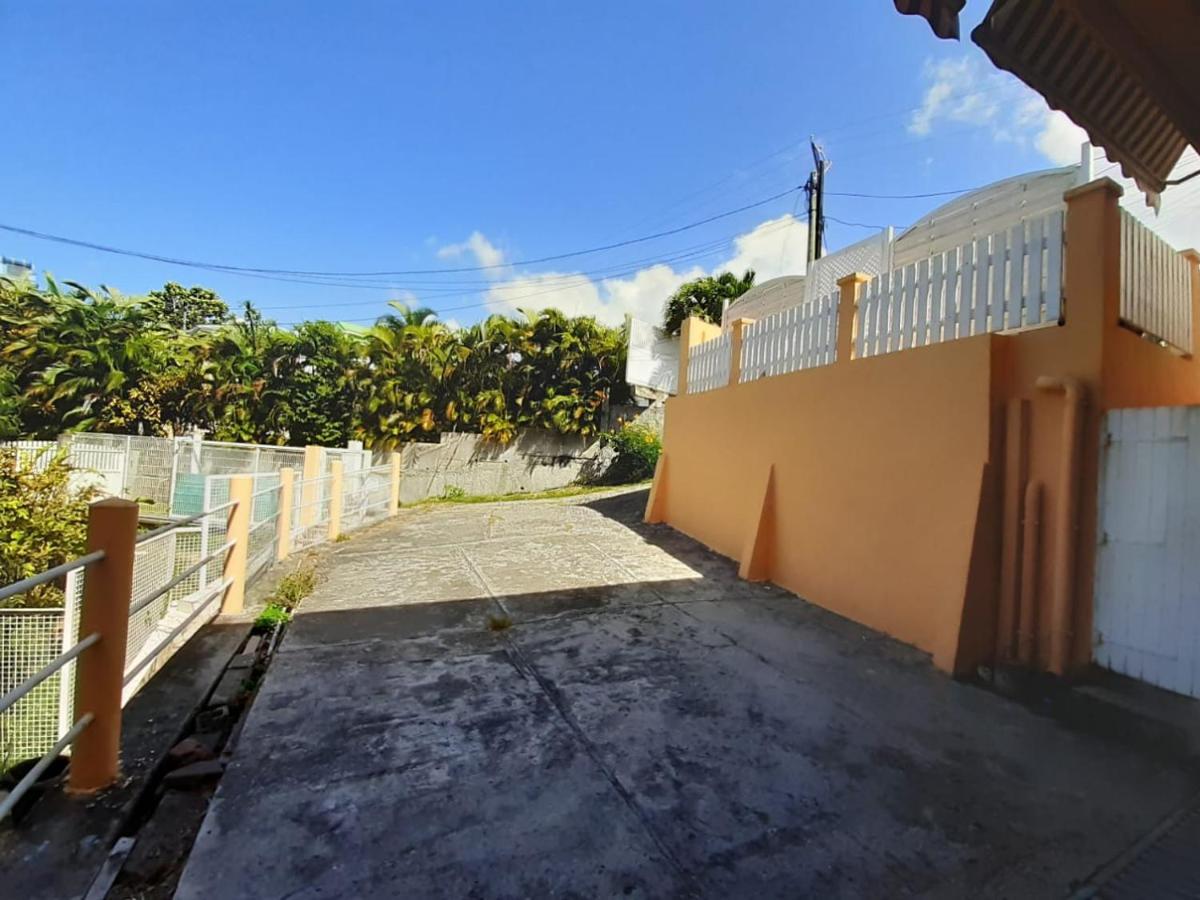 Studio Bien Equipe Apartment Le Gosier  Luaran gambar